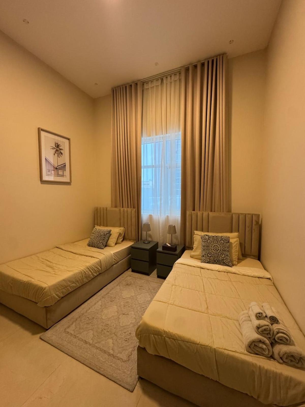 Luxurious 6 Bedroom In Abu Dhabi- Group Getaway Villa Abou Dabi