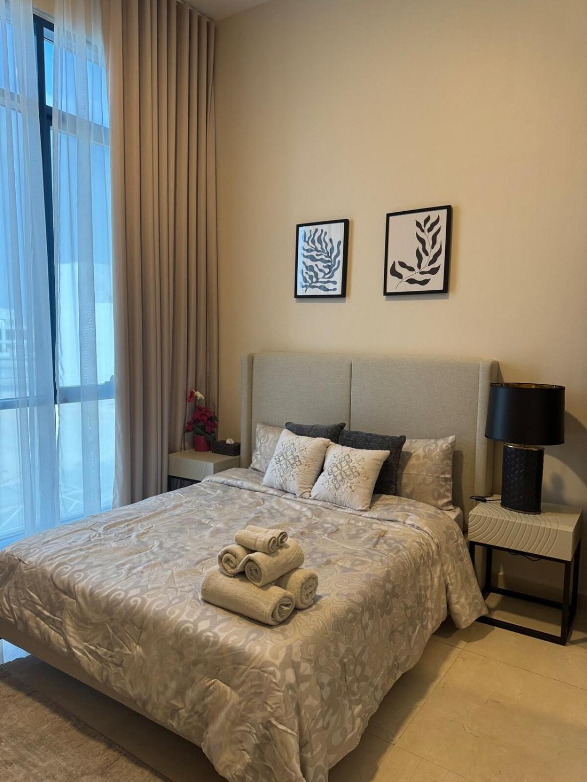 Luxurious 6 Bedroom In Abu Dhabi- Group Getaway Abou Dabi