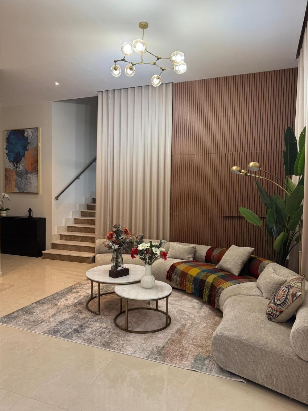 Luxurious 6 Bedroom In Abu Dhabi- Group Getaway Villa Abou Dabi