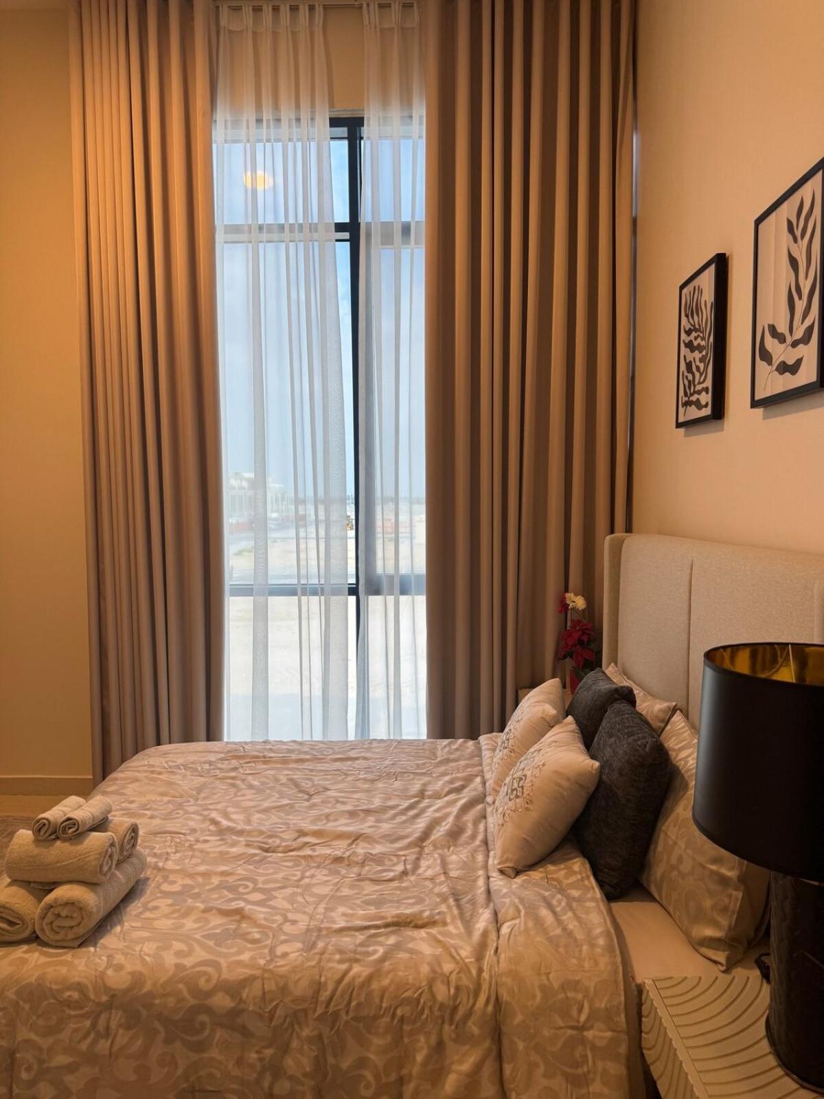 Luxurious 6 Bedroom In Abu Dhabi- Group Getaway *